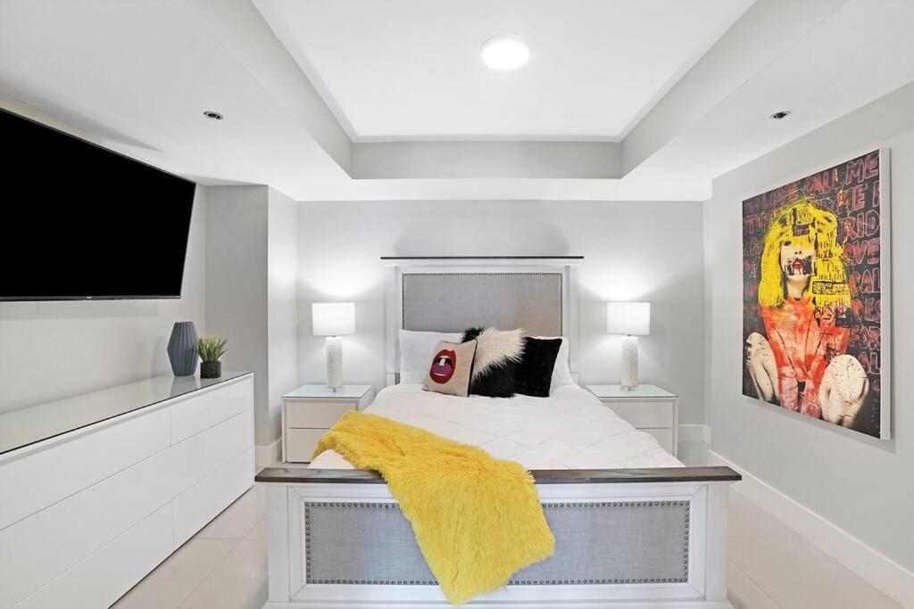 Enchanted! Skyline & Water Views Apartment Miami
