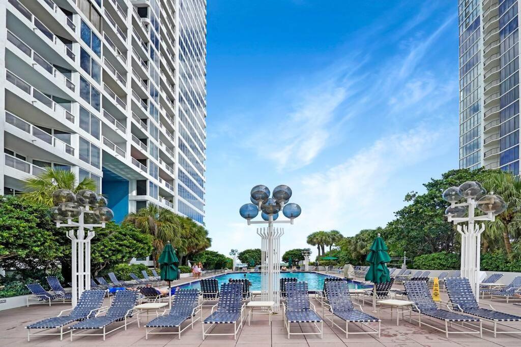 Enchanted! Skyline & Water Views Miami
