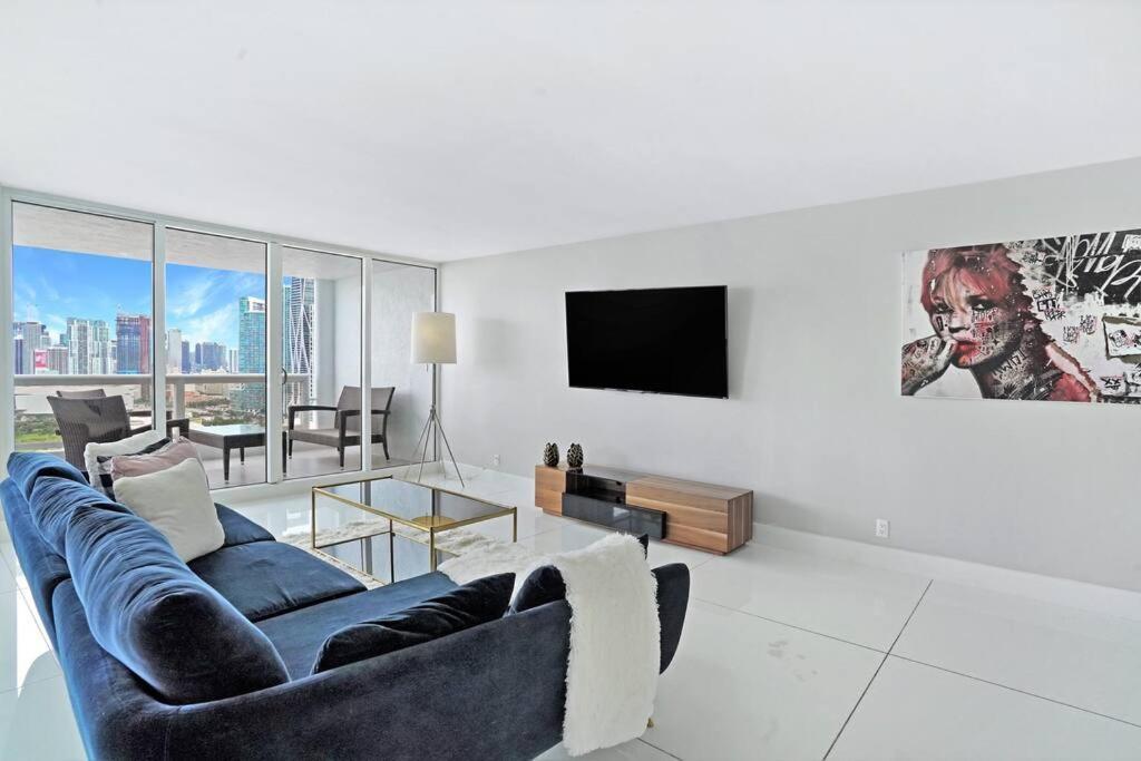 Enchanted! Skyline & Water Views Apartment *
